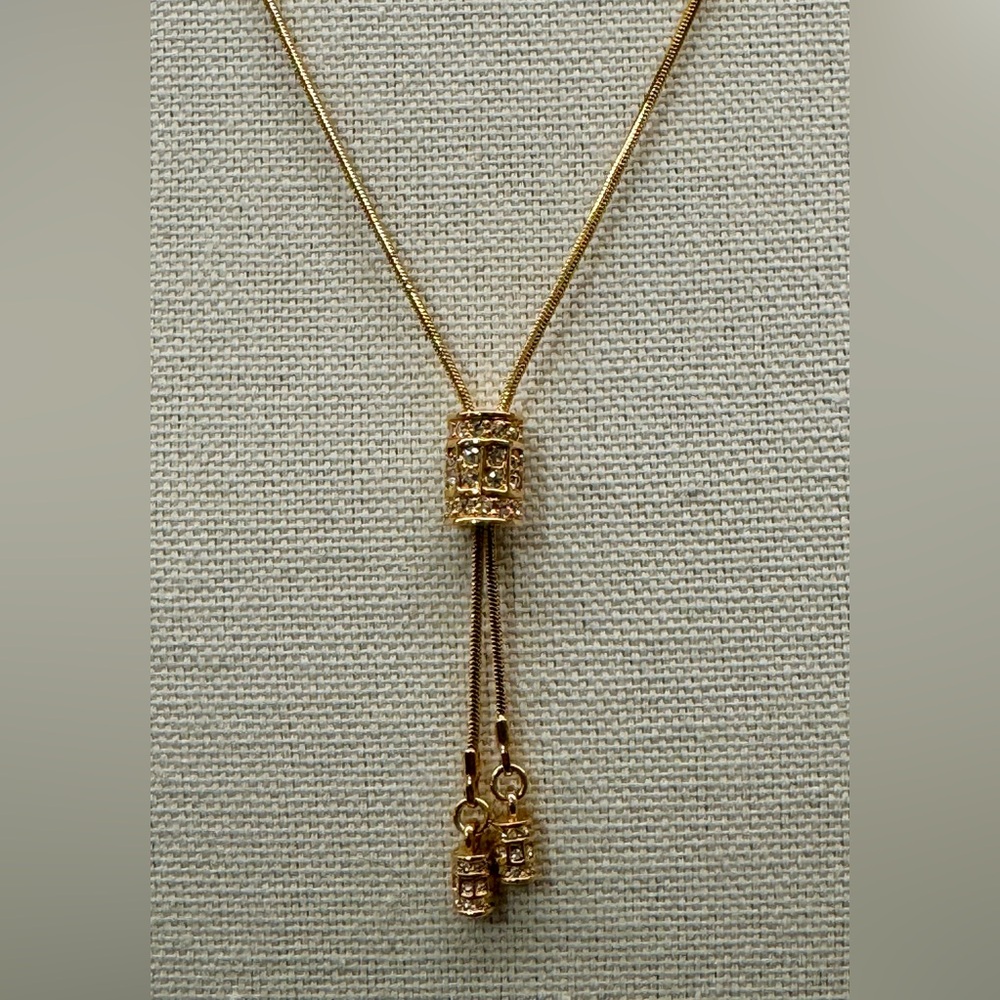 ✨ Lia Sophia Gold-Tone Crystal Slider Necklace – Adjustable 21” ✨
